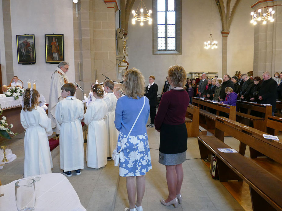 1. Heilige Kommunion in St. Crescentius (Foto: Karl-Franz Thiede)